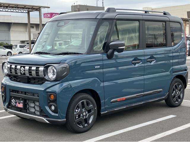 スペーシアギア ハイブリッドＸＺ　ターボ　届出済未使用車　全方位モニター付メモリーナビゲーション　ツートンカラー　ルーフレール　ステアリングスイッチ　アダクティブクルーズコントロール　フルセグ　両側パワースライドドア（10枚目）