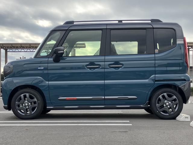 スペーシアギア ハイブリッドＸＺ　ターボ　届出済未使用車　全方位モニター付メモリーナビゲーション　ツートンカラー　ルーフレール　ステアリングスイッチ　アダクティブクルーズコントロール　フルセグ　両側パワースライドドア（14枚目）