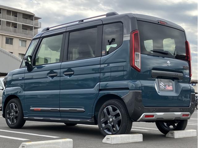 スペーシアギア ハイブリッドＸＺ　ターボ　届出済未使用車　全方位モニター付メモリーナビゲーション　ツートンカラー　ルーフレール　ステアリングスイッチ　アダクティブクルーズコントロール　フルセグ　両側パワースライドドア（17枚目）