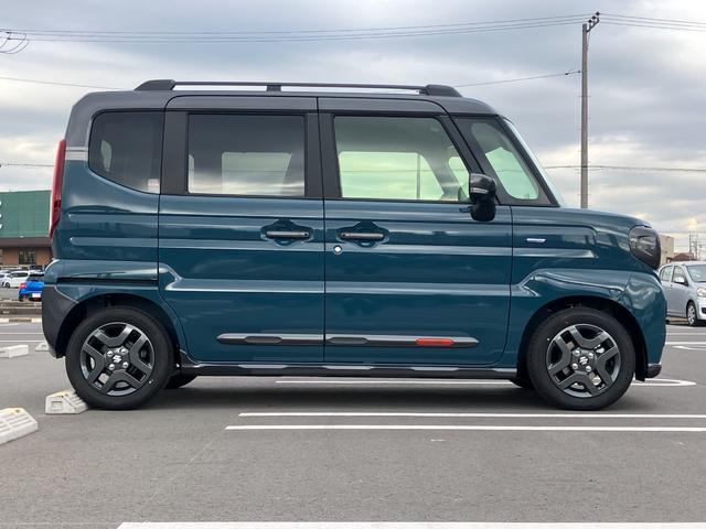 スペーシアギア ハイブリッドＸＺ　ターボ　届出済未使用車　全方位モニター付メモリーナビゲーション　ツートンカラー　ルーフレール　ステアリングスイッチ　アダクティブクルーズコントロール　フルセグ　両側パワースライドドア（26枚目）