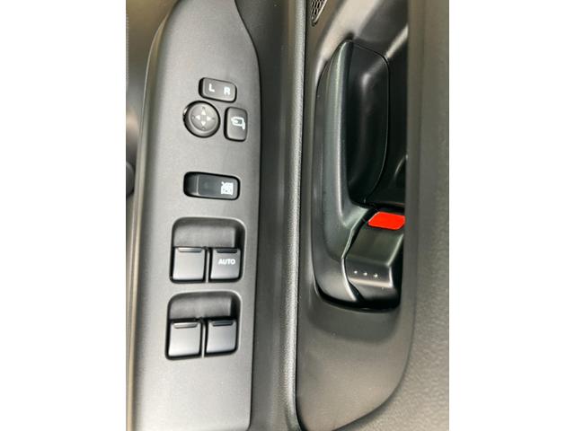 スペーシアギア ハイブリッドＸＺ　ターボ　届出済未使用車　全方位モニター付メモリーナビゲーション　ツートンカラー　ルーフレール　ステアリングスイッチ　アダクティブクルーズコントロール　フルセグ　両側パワースライドドア（41枚目）