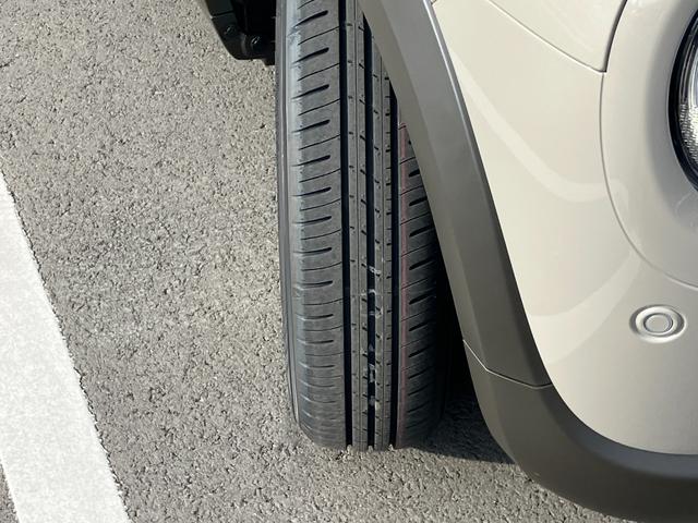 アルトラパン ハイブリッドＸ　マイナーチェンジ　ハイブリッド　ＬＥＤヘッドライト　プッシュスタートボタン　アイドリングストップ　純正１４インチアルミホイール　前席シートヒータースイッチ　ＵＳＢポート（30枚目）