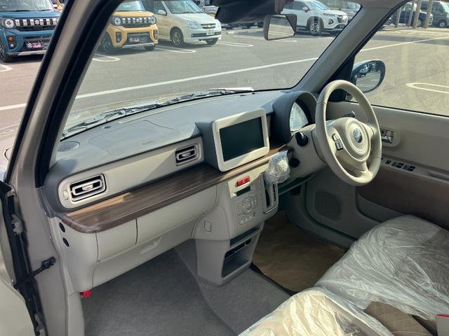 アルトラパン ハイブリッドＸ　マイナーチェンジ　ハイブリッド　ＬＥＤヘッドライト　プッシュスタートボタン　アイドリングストップ　純正１４インチアルミホイール　前席シートヒータースイッチ　ＵＳＢポート（39枚目）