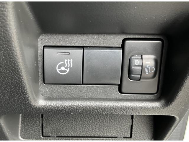 スペーシアカスタム ハイブリッドＸＳターボ　届出済未使用車　全方位モニター付メモリーナビ　スズキコネクト　後席両側パワースライドドア　シートヒーター　マルチユースフラップ　スリムサーキュレーター　電動パーキングブレーキ（30枚目）