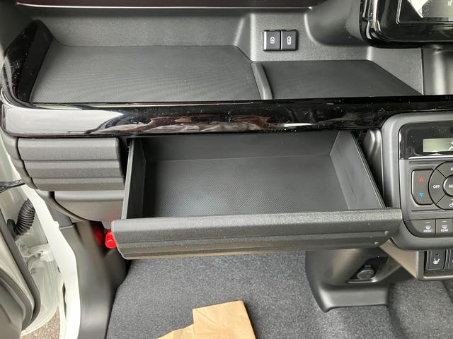 スペーシアカスタム ハイブリッドＸＳターボ　届出済未使用車　全方位モニター付メモリーナビ　スズキコネクト　後席両側パワースライドドア　シートヒーター　マルチユースフラップ　スリムサーキュレーター　電動パーキングブレーキ（46枚目）