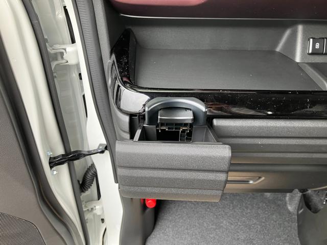 スペーシアカスタム ハイブリッドＸＳターボ　届出済未使用車　全方位モニター付メモリーナビ　スズキコネクト　後席両側パワースライドドア　シートヒーター　マルチユースフラップ　スリムサーキュレーター　電動パーキングブレーキ（47枚目）