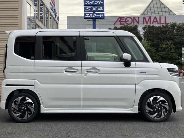 スペーシアカスタム ハイブリッドＸＳターボ　届出済未使用車　全方位モニター付メモリーナビ　スズキコネクト　後席両側パワースライドドア　シートヒーター　マルチユースフラップ　スリムサーキュレーター　電動パーキングブレーキ（65枚目）