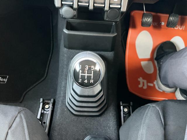 ジムニーシエラ JC MT車 ETC フロントドライブレコーダー ステアリングスイッチ クルーズコントロールスイッチ ドリンクホルダー ラゲッジマット(59枚目)