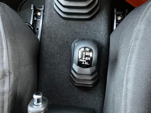 ジムニーシエラ JC MT車 ETC フロントドライブレコーダー ステアリングスイッチ クルーズコントロールスイッチ ドリンクホルダー ラゲッジマット(60枚目)