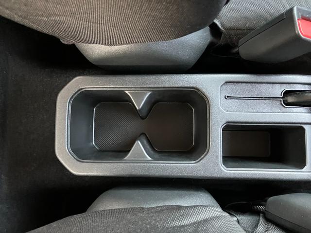 ジムニーシエラ JC MT車 ETC フロントドライブレコーダー ステアリングスイッチ クルーズコントロールスイッチ ドリンクホルダー ラゲッジマット(62枚目)