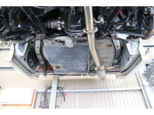 スカイライン ２５ＧＴターボ　５速換装公認　Ｒ仕様　ＢＮＲ３４純正パンパー　スポイラー　ディフューザー　Ｆフェンダー　ＺＴＵＮＥタイプボンネット　ＯＦサイドステップ　ＥＢリアバンパー　ブリッツ車高調　ＢＥＦＲＥＥマフラー（13枚目）