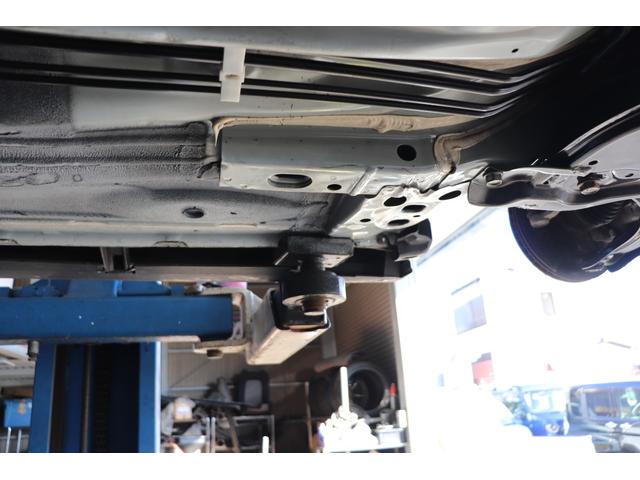 ノート ニスモ　Ｓ　ニスモ　Ｓ（５名）　ＬＥＤヘッドライト　ニスモフルエアロ　ニスモレカロシート　ＴＥ３７　ブリッツ車高調　柿本マフラー　ＳＤナビフルセグＴＶ　ＥＴＣ（17枚目）