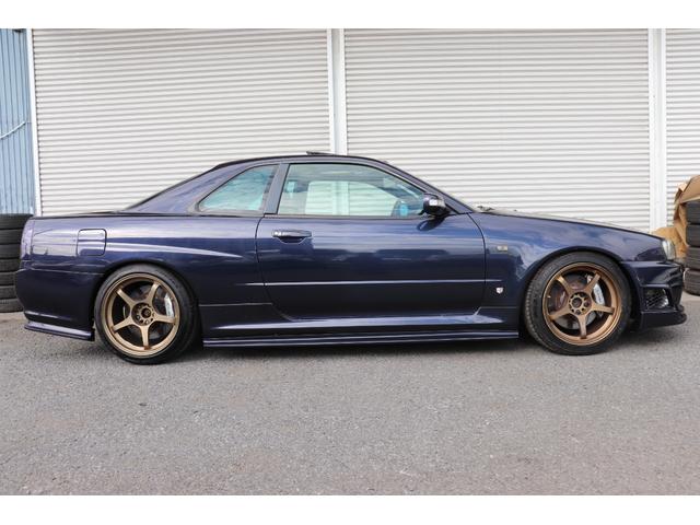 スカイライン ２５ＧＴターボ　トミーカイラフロントバンパー　ＢＮＲ３４純正フロントフェンダー　イーストベアーサイドステップ＆リアバンパー　前後Ｆ５０ブレンボキット　ＨＫＳフロントパイプ　ＪＩＣマフラー　ＴＥＩＮ車高調　クスコＬＳＤ（8枚目）