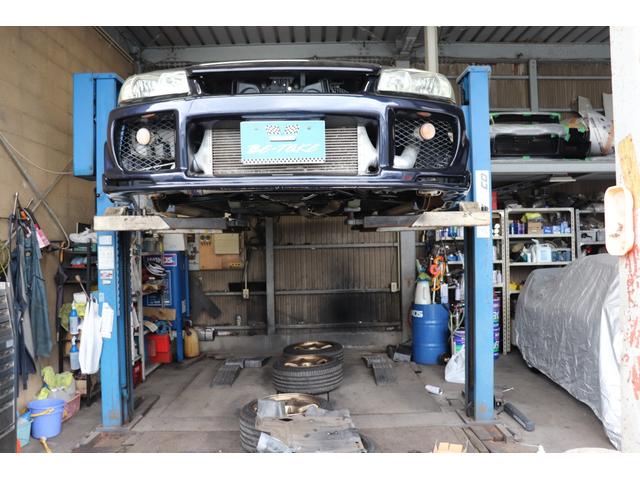 スカイライン ２５ＧＴターボ　トミーカイラフロントバンパー　ＢＮＲ３４純正フロントフェンダー　イーストベアーサイドステップ＆リアバンパー　前後Ｆ５０ブレンボキット　ＨＫＳフロントパイプ　ＪＩＣマフラー　ＴＥＩＮ車高調　クスコＬＳＤ（16枚目）