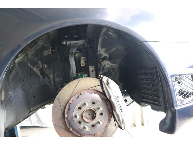 スカイライン ２５ＧＴターボ　トミーカイラフロントバンパー　ＢＮＲ３４純正フロントフェンダー　イーストベアーサイドステップ＆リアバンパー　前後Ｆ５０ブレンボキット　ＨＫＳフロントパイプ　ＪＩＣマフラー　ＴＥＩＮ車高調　クスコＬＳＤ（24枚目）