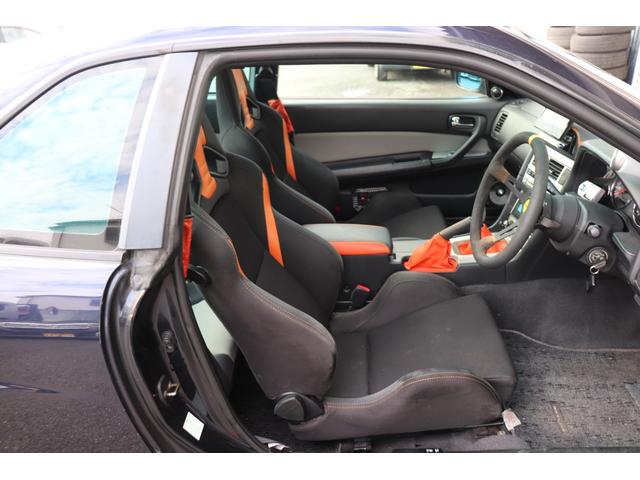 スカイライン ２５ＧＴターボ　トミーカイラフロントバンパー　ＢＮＲ３４純正フロントフェンダー　イーストベアーサイドステップ＆リアバンパー　前後Ｆ５０ブレンボキット　ＨＫＳフロントパイプ　ＪＩＣマフラー　ＴＥＩＮ車高調　クスコＬＳＤ（35枚目）