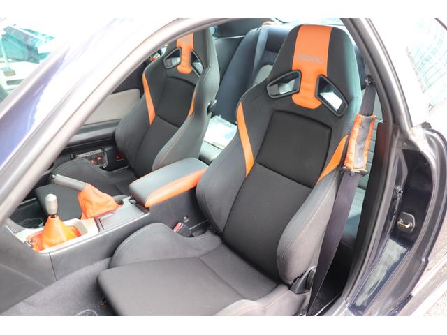 スカイライン ２５ＧＴターボ　トミーカイラフロントバンパー　ＢＮＲ３４純正フロントフェンダー　イーストベアーサイドステップ＆リアバンパー　前後Ｆ５０ブレンボキット　ＨＫＳフロントパイプ　ＪＩＣマフラー　ＴＥＩＮ車高調　クスコＬＳＤ（37枚目）