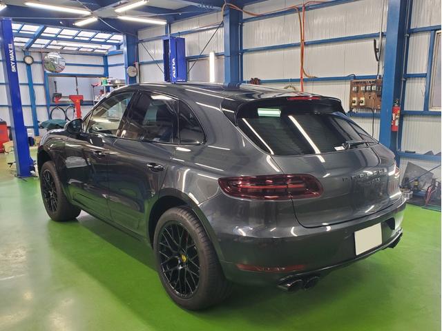 マカン マカンＧＴＳ　スポーツクロノパッケージ　正規Ｄ車　新車から１０９０００ＫＭまでポルシェセンターでメンテナンス　記録簿あり　ＧＴＳレザーインテリアパッケージ　サラウンドビュー付きパークアシスト　コーティング施工済み（7枚目）