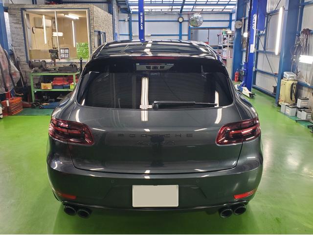 マカン マカンＧＴＳ　スポーツクロノパッケージ　正規Ｄ車　新車から１０９０００ＫＭまでポルシェセンターでメンテナンス　記録簿あり　ＧＴＳレザーインテリアパッケージ　サラウンドビュー付きパークアシスト　コーティング施工済み（9枚目）