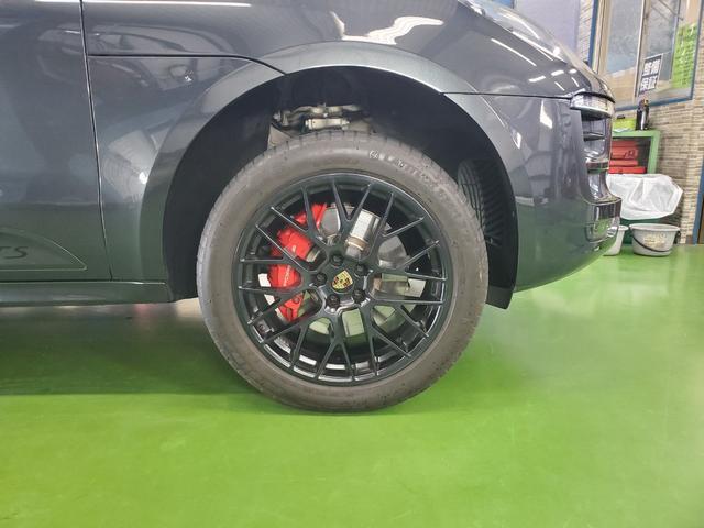マカン マカンＧＴＳ　スポーツクロノパッケージ　正規Ｄ車　新車から１０９０００ＫＭまでポルシェセンターでメンテナンス　記録簿あり　ＧＴＳレザーインテリアパッケージ　サラウンドビュー付きパークアシスト　コーティング施工済み（24枚目）