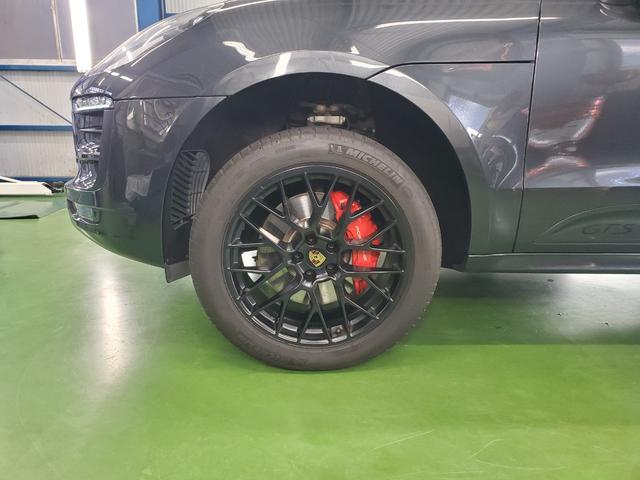 マカン マカンＧＴＳ　スポーツクロノパッケージ　正規Ｄ車　新車から１０９０００ＫＭまでポルシェセンターでメンテナンス　記録簿あり　ＧＴＳレザーインテリアパッケージ　サラウンドビュー付きパークアシスト　コーティング施工済み（26枚目）