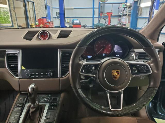 マカン マカンＧＴＳ　スポーツクロノパッケージ　正規Ｄ車　新車から１０９０００ＫＭまでポルシェセンターでメンテナンス　記録簿あり　ＧＴＳレザーインテリアパッケージ　サラウンドビュー付きパークアシスト　コーティング施工済み（29枚目）