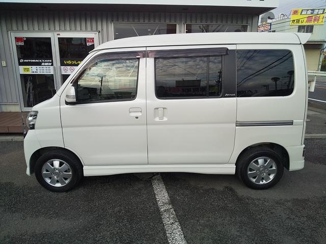 アトレーワゴン カスタムターボＲＳリミテッド　電動スライドドア　ＥＴＣ　純正ＣＤ　キーレス　ＨＩＤライト　新品タイヤ　一年間保証付（3枚目）