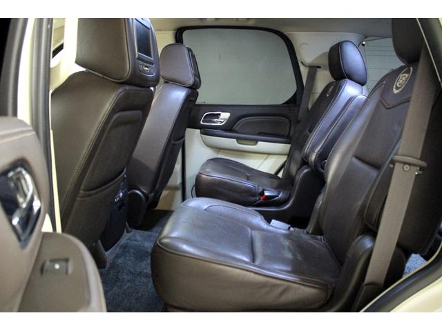キャデラックエスカレード プラチナム　新車並行　２６インチＡＷ　フリップダウンモニター　ヘッドレストモニター　冷温機能付きカップホルダー　社外ヘッドライト　電動ステップ（19枚目）