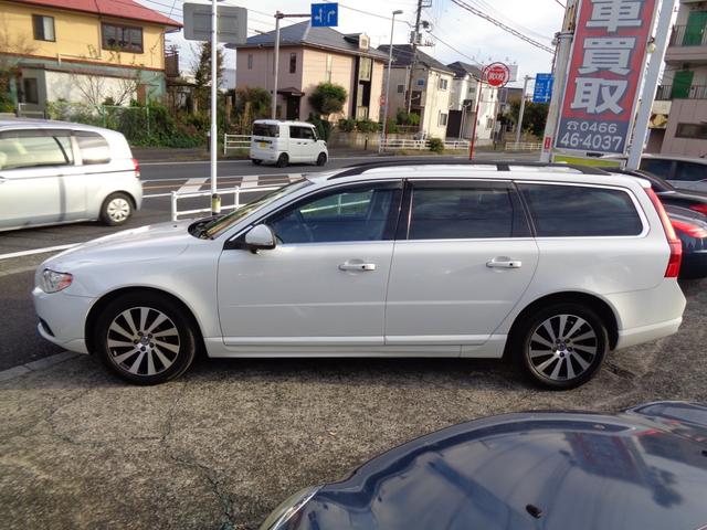 Ｖ７０ Ｔ４　ＳＥ　セーフティーＰＫＧ／本革パワーシート／オートトランク／ＨＤＤナビフルセグ／バックカメラ／前後ドラレコ／ヘッドレストモニター／ＨＩＤライト／禁煙車（5枚目）