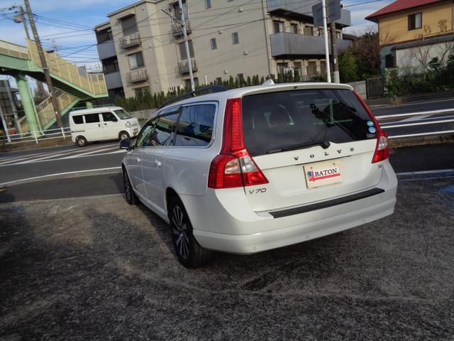 Ｖ７０ Ｔ４　ＳＥ　セーフティーＰＫＧ／本革パワーシート／オートトランク／ＨＤＤナビフルセグ／バックカメラ／前後ドラレコ／ヘッドレストモニター／ＨＩＤライト／禁煙車（9枚目）