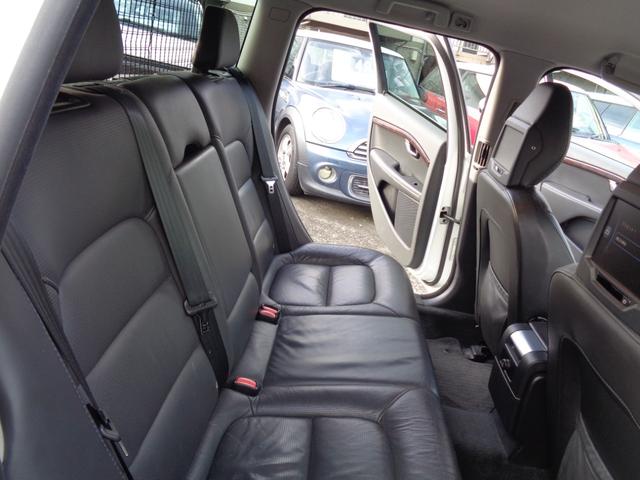 Ｖ７０ Ｔ４　ＳＥ　セーフティーＰＫＧ／本革パワーシート／オートトランク／ＨＤＤナビフルセグ／バックカメラ／前後ドラレコ／ヘッドレストモニター／ＨＩＤライト／禁煙車（17枚目）