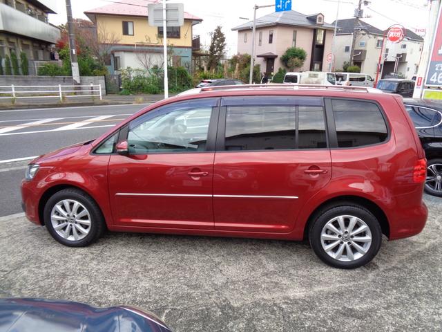 ゴルフトゥーラン ＴＳＩ　ハイライン　ワンオーナー／禁煙車／ＨＤＤナビ／フルセグ／バックカメラ／ＨＩＤライト（5枚目）