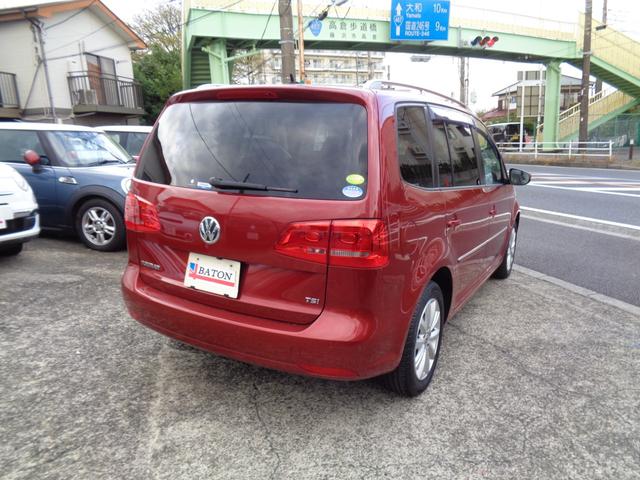 ゴルフトゥーラン ＴＳＩ　ハイライン　ワンオーナー／禁煙車／ＨＤＤナビ／フルセグ／バックカメラ／ＨＩＤライト（8枚目）