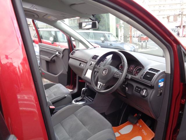 ゴルフトゥーラン ＴＳＩ　ハイライン　ワンオーナー／禁煙車／ＨＤＤナビ／フルセグ／バックカメラ／ＨＩＤライト（21枚目）