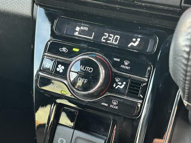 オートエアコンです。オートのボタンを押してダイヤルで室内温を設定していただくと、風量などが自動で調節され、快適な室内温を保ちます♪