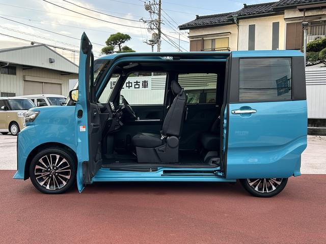 ミラクルオープンドアは前後のドアにピラーを内蔵することによって生まれた大開口のドアで大きな荷物の出し入れも、お子さまとの乗り降りもスムーズ。両側スライドドアなので狭い駐車場や壁際でも安心です。