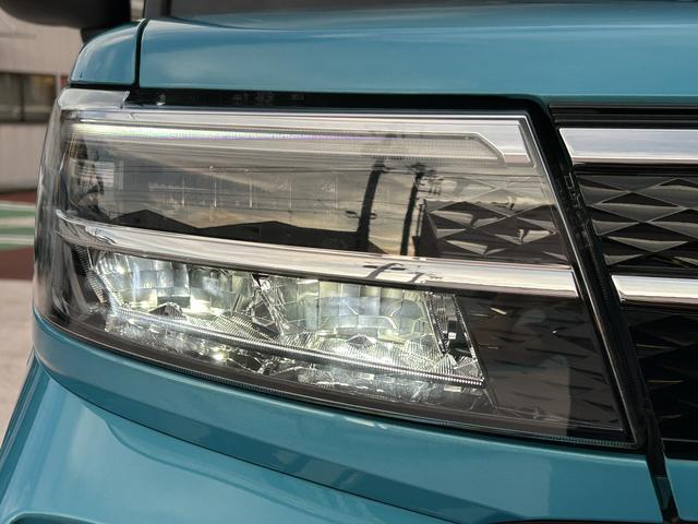 オートライト機能LEDヘッドランプ付きで、大変明るく夜間運転の視界をサポートしてくれます。また、夕暮れ時やトンネル走行時にヘッドランプが自動で点灯してくれます。