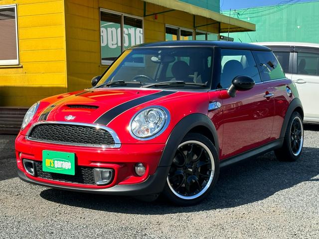 クーパーS ターボ車 純正オーディオ ハーマンカードンスピーカーシステム ETC 純正キーレスプッシュスタート パドルシフト 純正17インチAW HIDヘッドライト タイミングチェーン 禁煙車 記録簿付車両(2枚目)