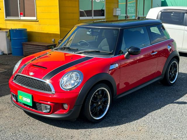 クーパーS ターボ車 純正オーディオ ハーマンカードンスピーカーシステム ETC 純正キーレスプッシュスタート パドルシフト 純正17インチAW HIDヘッドライト タイミングチェーン 禁煙車 記録簿付車両(6枚目)