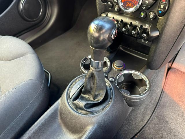 クーパーS ターボ車 純正オーディオ ハーマンカードンスピーカーシステム ETC 純正キーレスプッシュスタート パドルシフト 純正17インチAW HIDヘッドライト タイミングチェーン 禁煙車 記録簿付車両(30枚目)