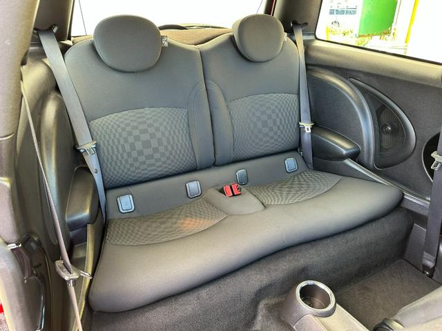 クーパーS ターボ車 純正オーディオ ハーマンカードンスピーカーシステム ETC 純正キーレスプッシュスタート パドルシフト 純正17インチAW HIDヘッドライト タイミングチェーン 禁煙車 記録簿付車両(33枚目)