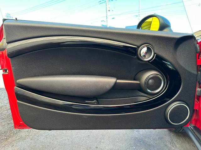 クーパーS ターボ車 純正オーディオ ハーマンカードンスピーカーシステム ETC 純正キーレスプッシュスタート パドルシフト 純正17インチAW HIDヘッドライト タイミングチェーン 禁煙車 記録簿付車両(44枚目)