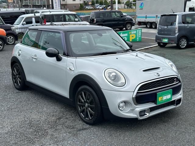 ＭＩＮＩ クーパーＳ　ターボ車　純正ナビ　ブルートゥース　ＵＳＢポート　ＥＴＣ　スマートキー　ユピテルレーダー　アイドリングストップ　ＳＰＡＲＣＯ１６インチＡＷ　ＬＥＤヘッドライト　ＬＥＤフォグ　ディーラー記録簿付　禁煙車（8枚目）