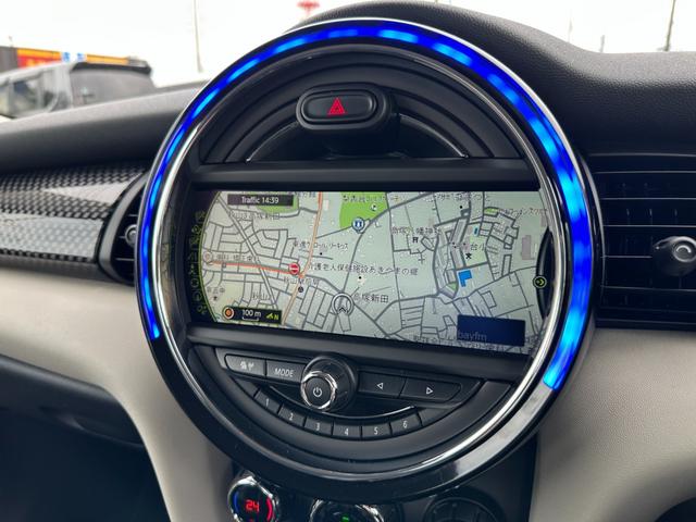 ＭＩＮＩ クーパーＳ　ターボ車　純正ナビ　ブルートゥース　ＵＳＢポート　ＥＴＣ　スマートキー　ユピテルレーダー　アイドリングストップ　ＳＰＡＲＣＯ１６インチＡＷ　ＬＥＤヘッドライト　ＬＥＤフォグ　ディーラー記録簿付　禁煙車（15枚目）
