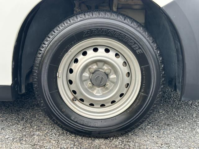 NV150AD VE 禁煙車 エマージェンシーブレーキ 衝突被害軽減ブレーキ 車線逸脱警報 カロッツェリアメモリーナビTV ETC 純正キーレス DVD再生 最大積載量450kg(28枚目)