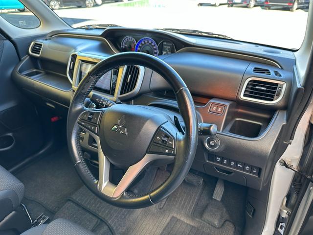 デリカD:2 ハイブリッドMZ デュアルカメラブレーキサポート 禁煙車 記録簿 カロッツェリアナビフルセグTV バックカメラ ブルートゥース ETC 両側電動スライド スマートキー シートヒーター クルーズコントロール 純正15AW(12枚目)