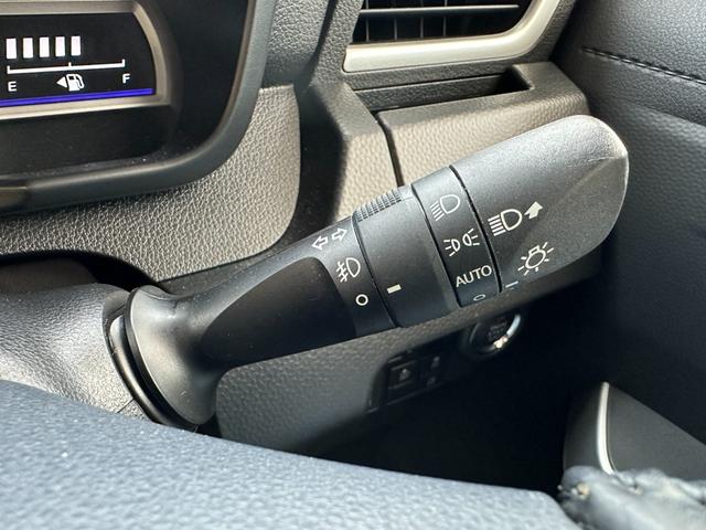 ルーミー カスタムG S 衝突軽減ブレーキ 誤発進抑制 ワンオーナー車 ケンウッドナビフルセグTV 純正全方向カメラ ブルートゥース 両側電動スライドドア 前席シートヒーター アイドリングストップ LEDヘッドライト&フォグ(25枚目)