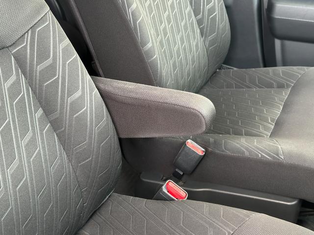 ルーミー カスタムG S 衝突軽減ブレーキ 誤発進抑制 ワンオーナー車 ケンウッドナビフルセグTV 純正全方向カメラ ブルートゥース 両側電動スライドドア 前席シートヒーター アイドリングストップ LEDヘッドライト&フォグ(28枚目)