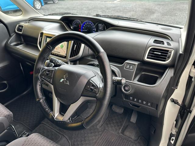 デリカＤ：２ ハイブリッドＭＺ　衝突軽減ブレーキ　誤発進抑制　禁煙車　純正ＳＤナビフルセグＴＶ　バックカメラ　ブルートゥース　ＥＴＣ　両側電動スライドドア　シートヒーター　クルーズコントロール　アイドリングストップ　ディーラー下取車（12枚目）