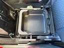 助手席シート下収納もとてもキレイです♪